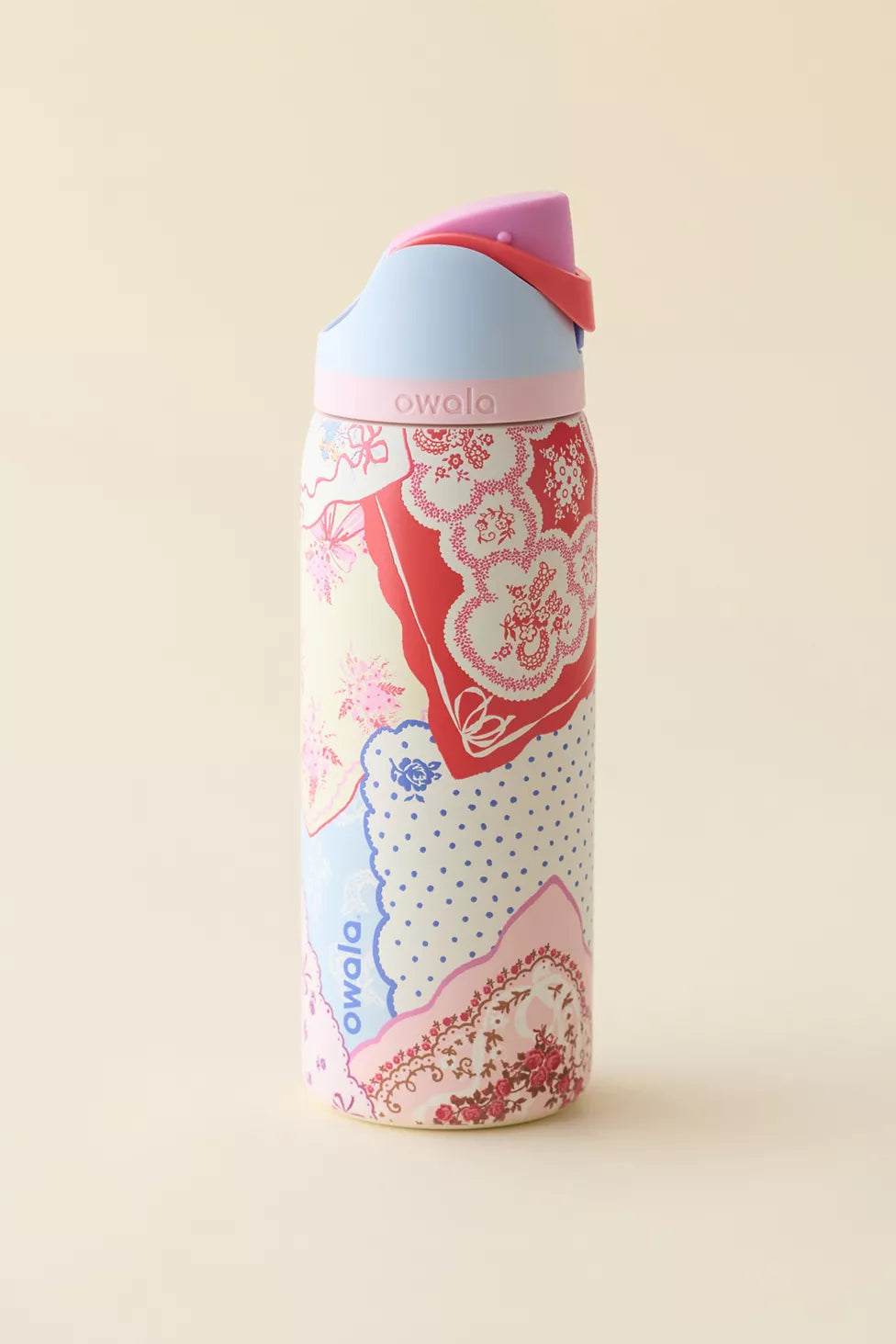 Owala UO Exclusive Hankies Print FreeSip 32 oz Water Bottle NudeFace Chile