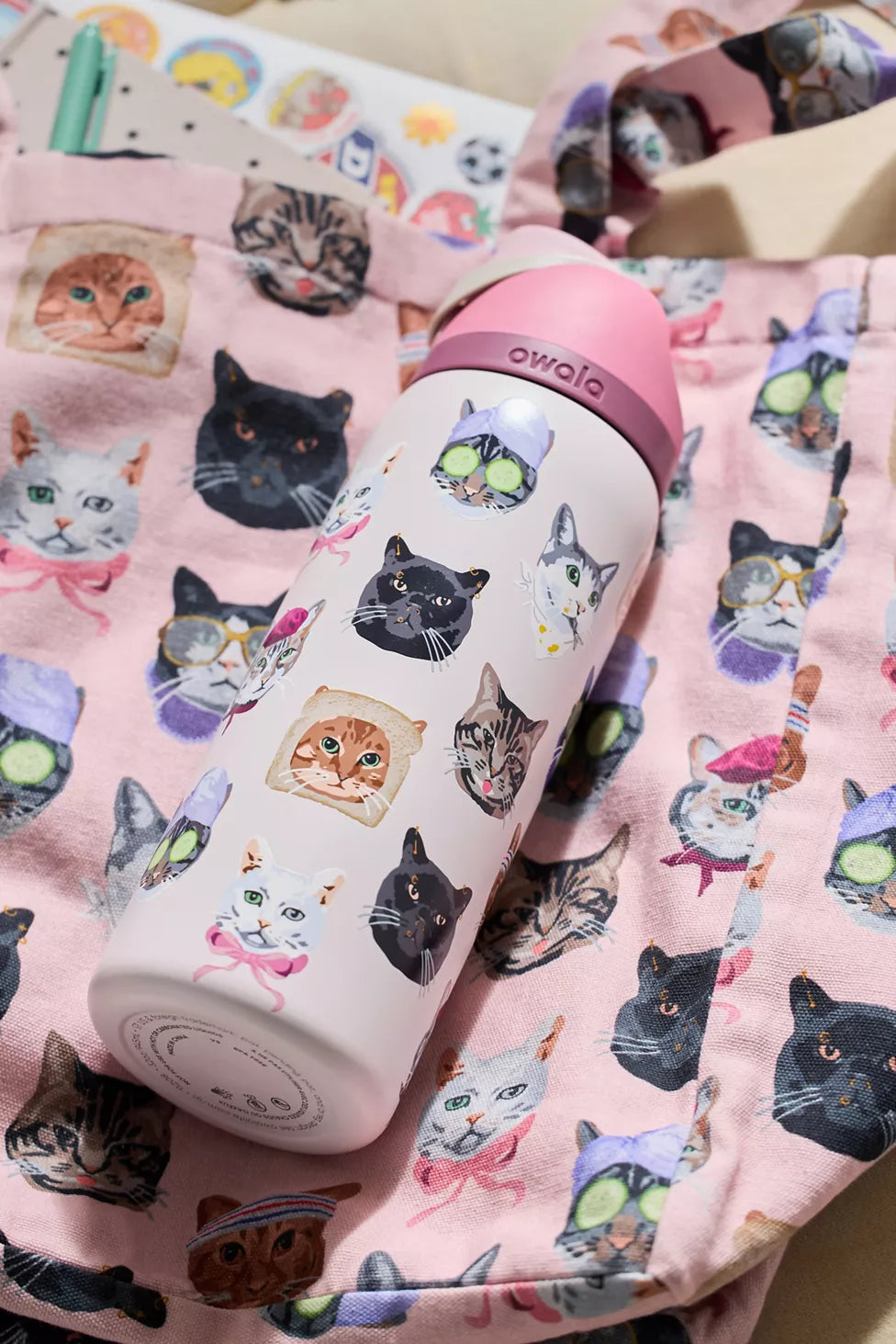 Owala UO Exclusive Cat Collage FreeSip 32 oz Water Bottle NudeFace Chile