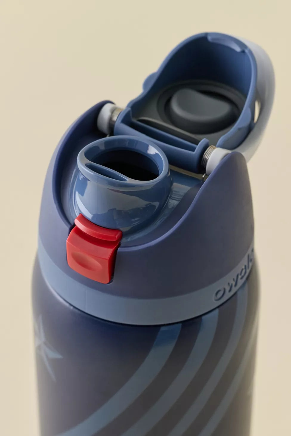 Owala FreeSip Soccer Collection 32 oz Water Bottle NudeFace Chile