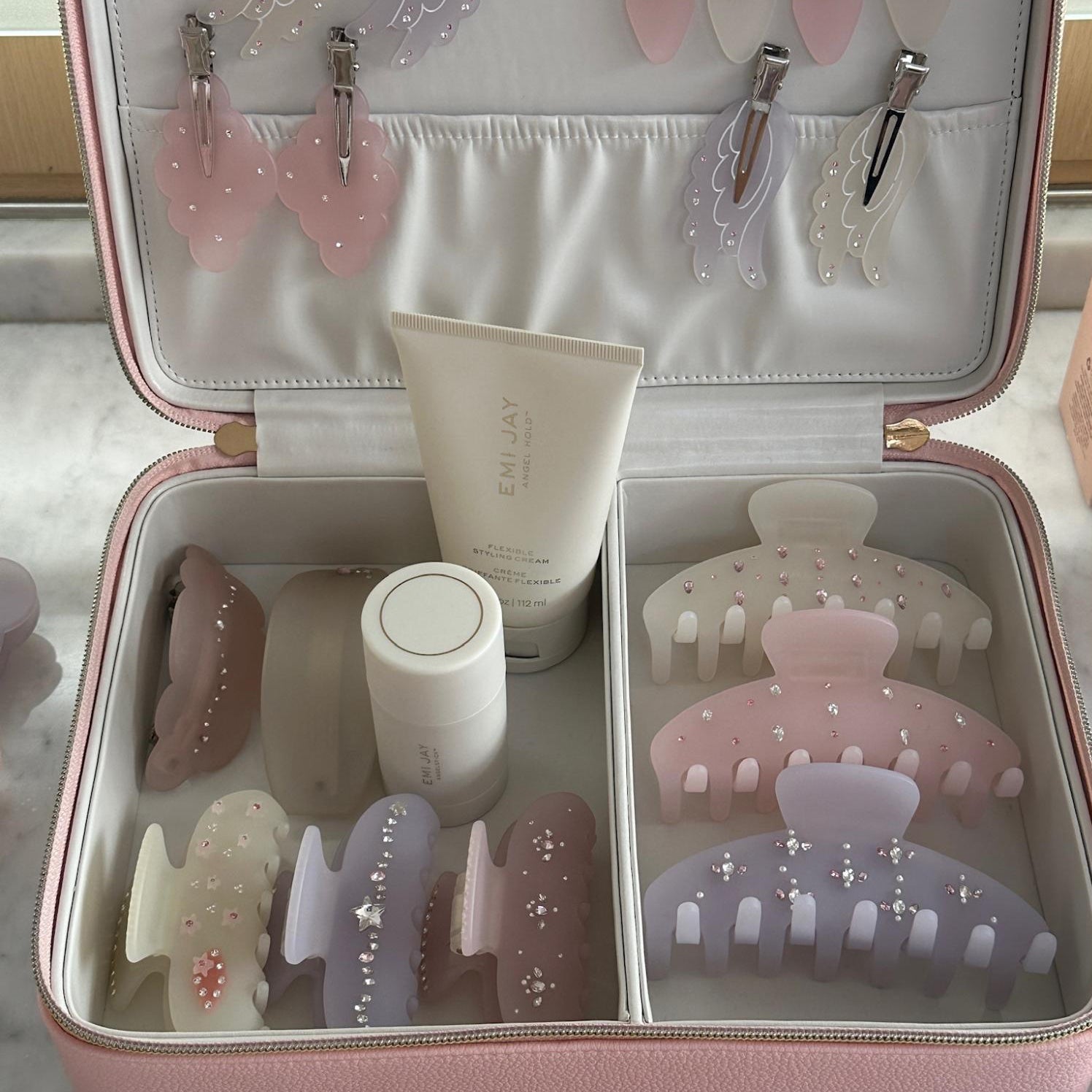 ON THE WAY VANITY CASE