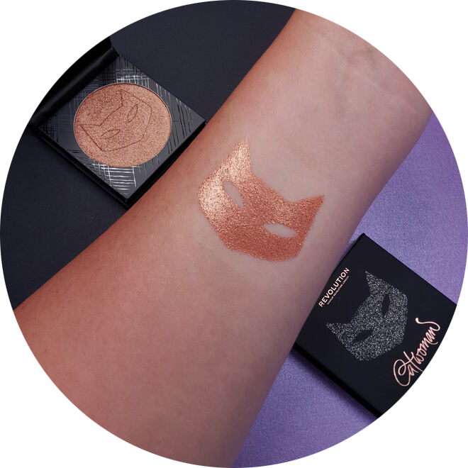 Catwoman™ X Makeup Revolution Kitty Got Claws Highlighter NudeFace Chile