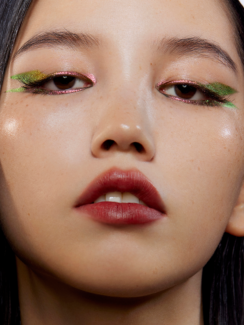 EPIPHANY GLOW MELT-ON EYELINER