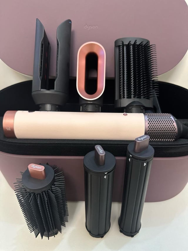 New Dyson Airwrap Co-anda2x™ multi-styler and dryer 220V