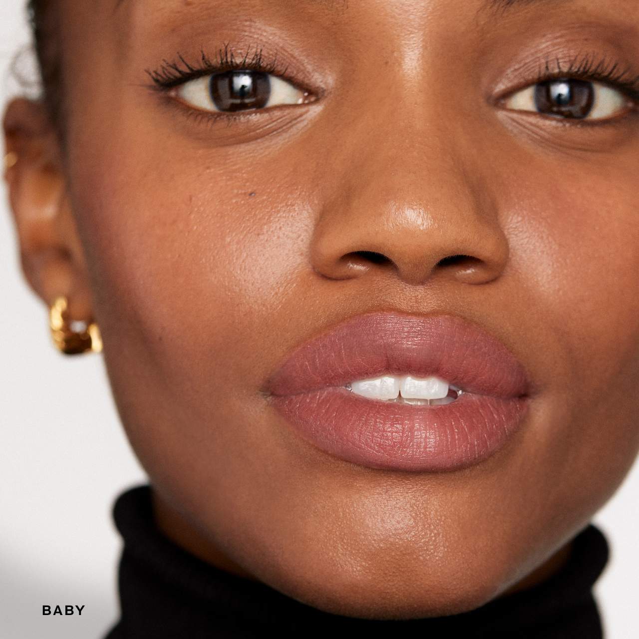 Signature Lip Lightweight Lipstick