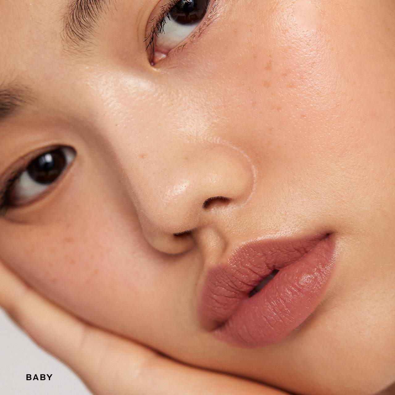 Signature Lip Lightweight Lipstick