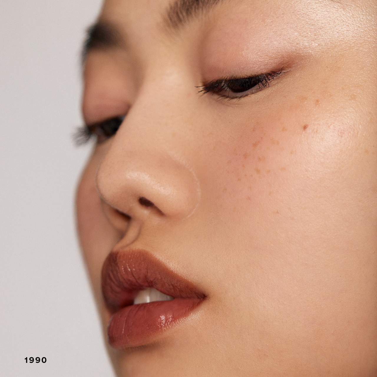 Signature Lip Lightweight Lipstick