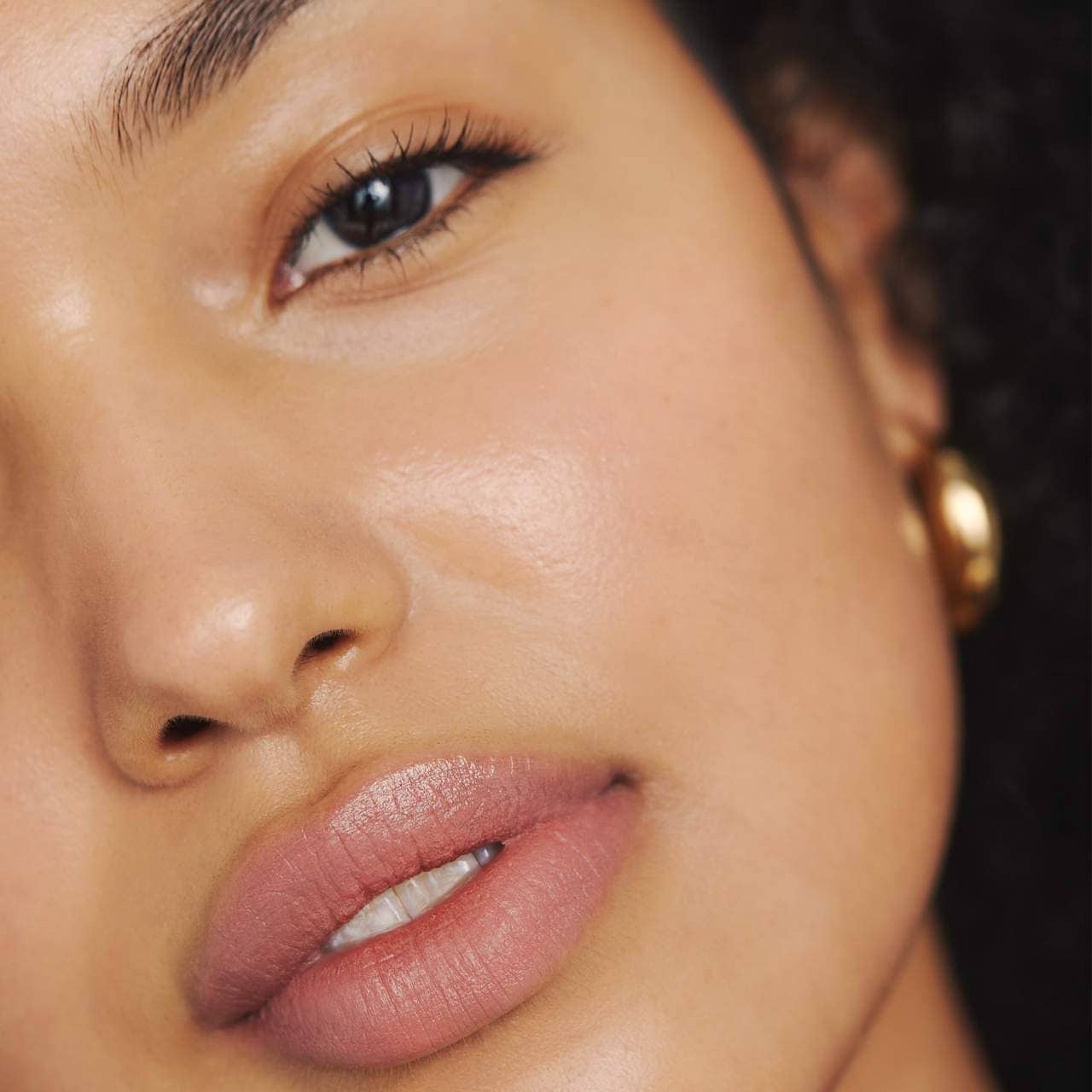 Day Glow Dewy Highlighting Balm NudeFace Chile