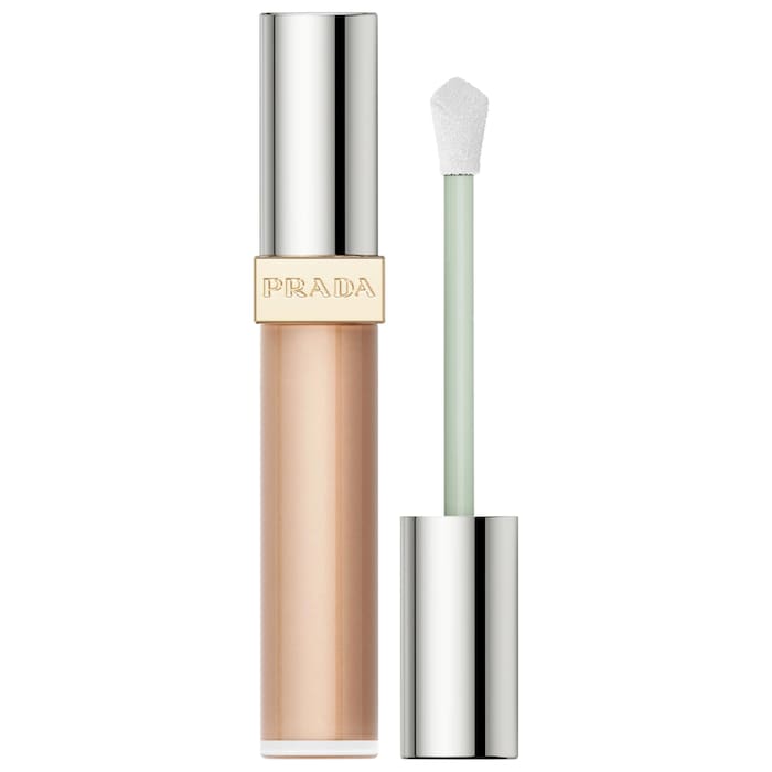 Micro-Correcting Blurring Concealer with Peptides