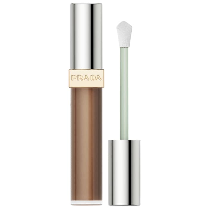 Micro-Correcting Blurring Concealer with Peptides