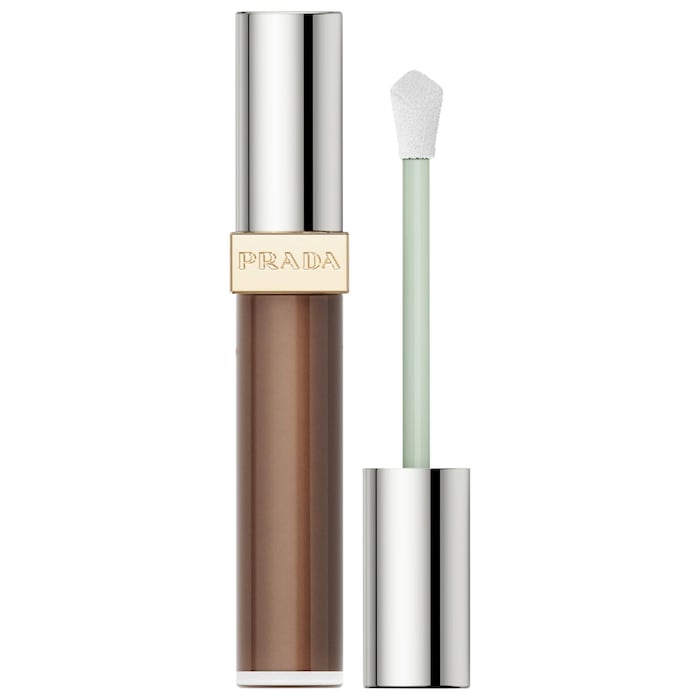 Micro-Correcting Blurring Concealer with Peptides